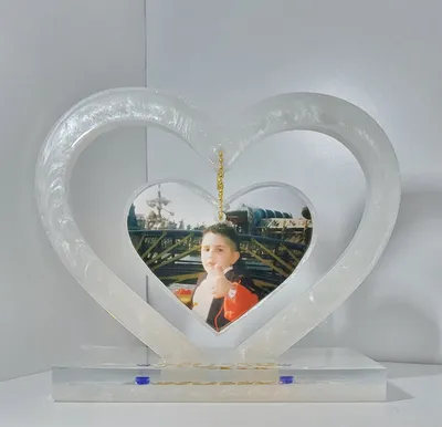 Floating Heart Stand - Swirl Colour Design
