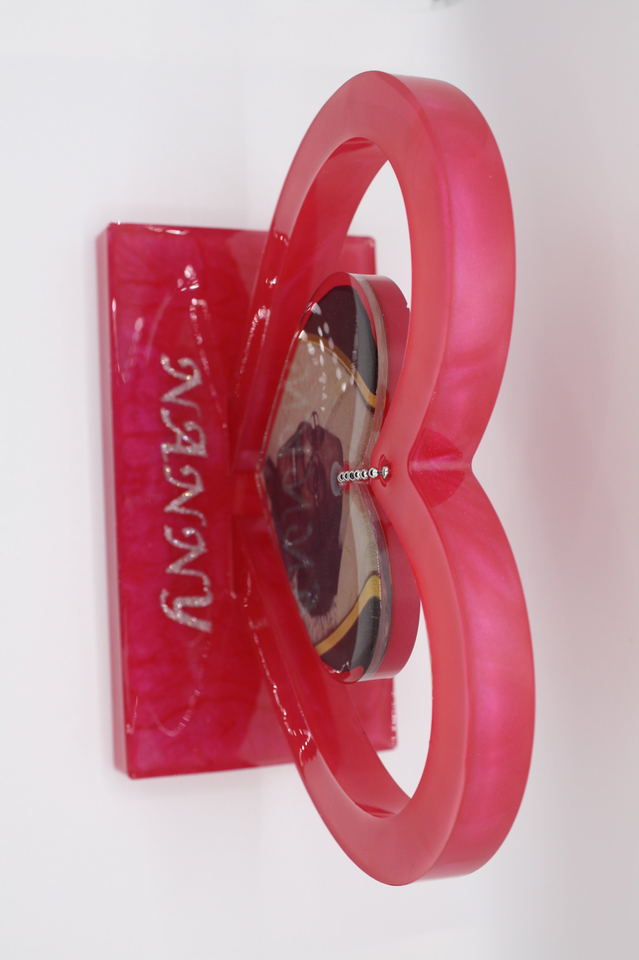 Floating heart Stand - Bold Colour 3