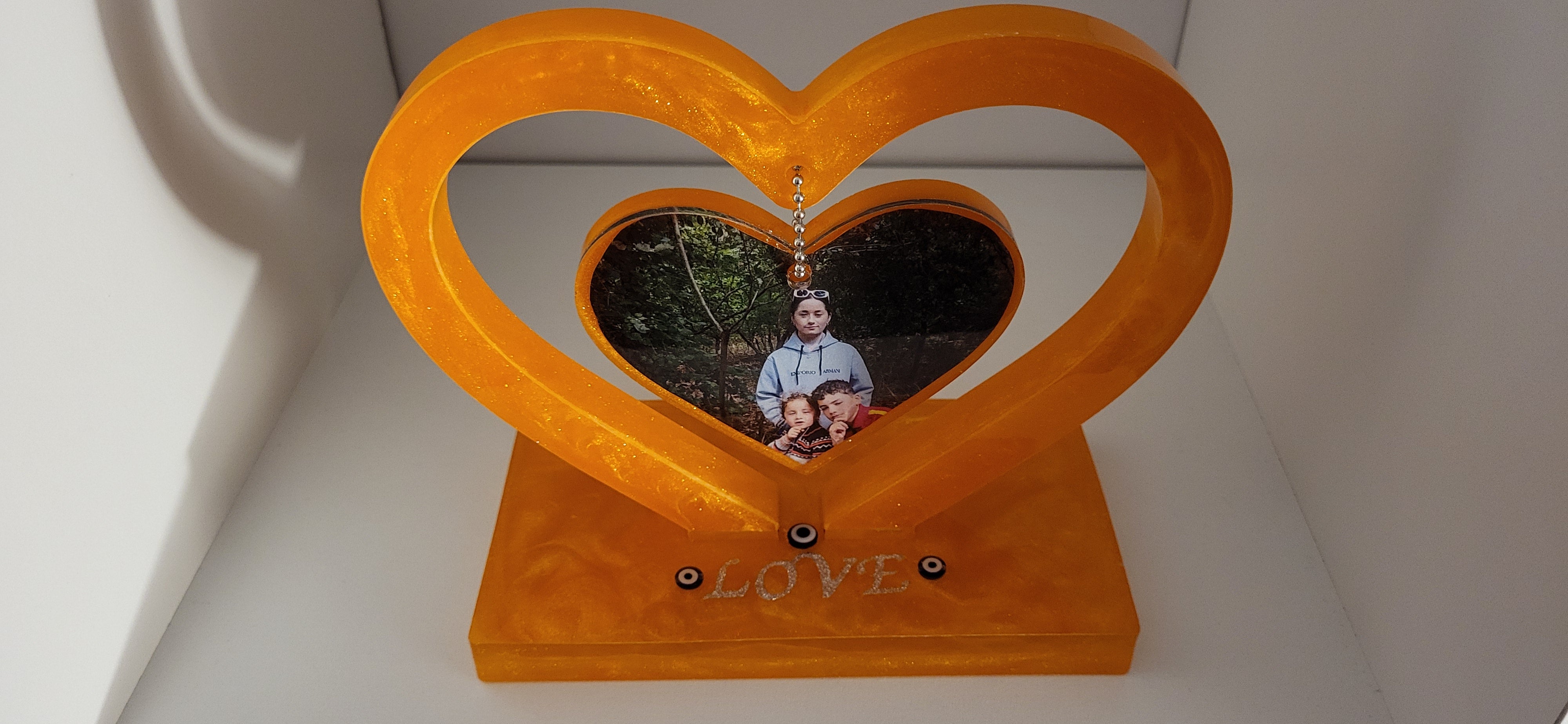 Floating Heart Stand - Swirl Colour Design 4